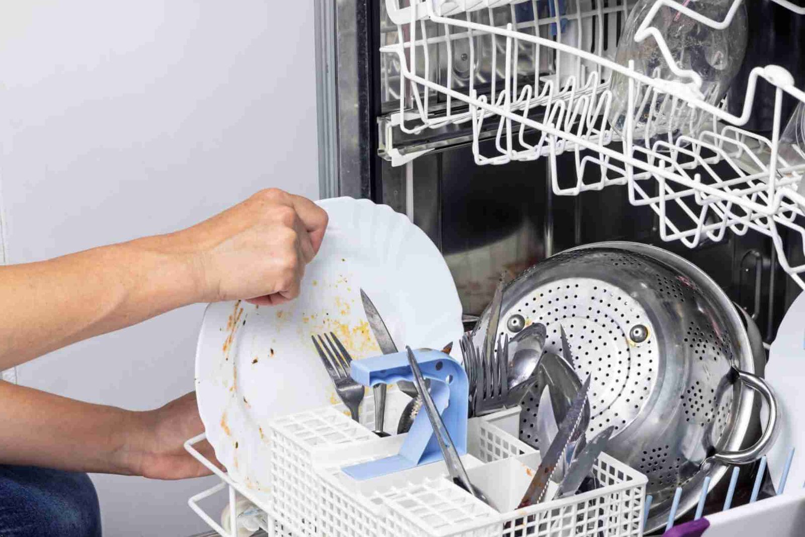 Dishwasher Smells Bad After Cycle – Repair Solutions