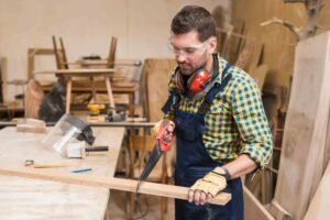 How to Find a Professional Carpenter in Dubai